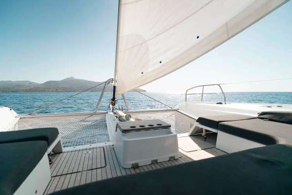 Foredeck lounging area and tramps