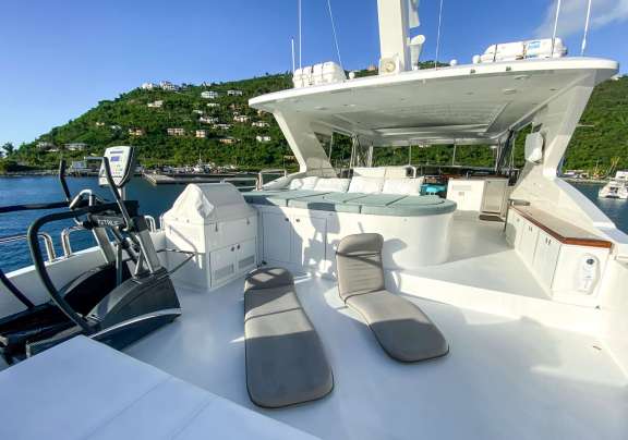 Flybridge with Jacuzzi