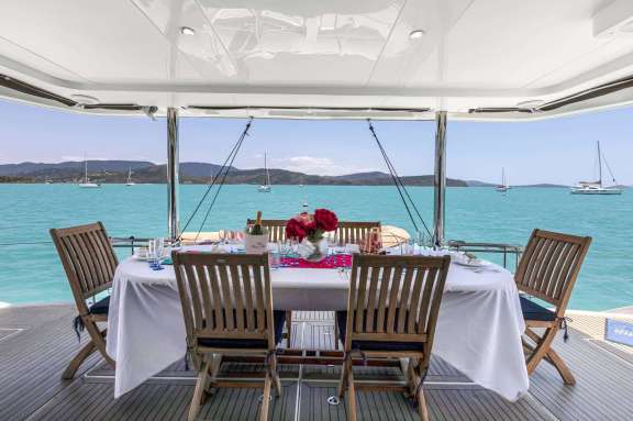 Aft deck alfresco dining