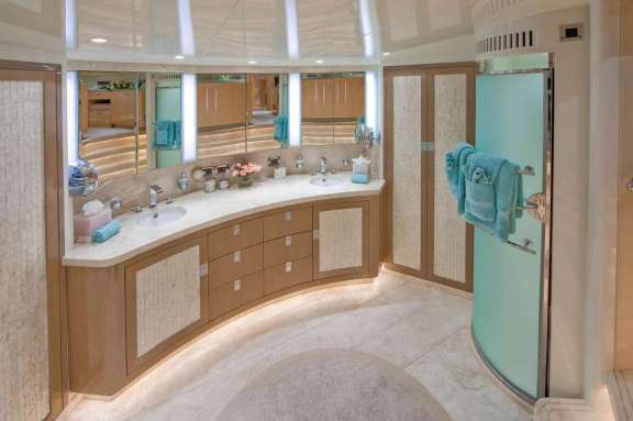 Master Stateroom En-Suite