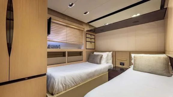 Image of Sky yacht #16