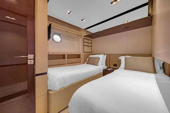 Image of Sky yacht #9