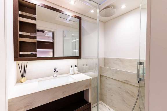 Image of JAN’S FELINE yacht #9