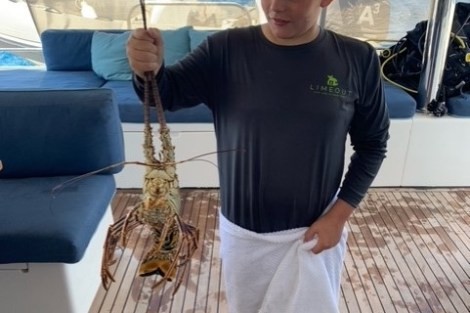 Review img # 2 of the yacht A3