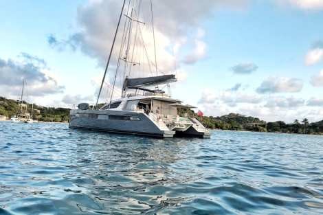 Review img # 9 of the yacht ALLURE 64