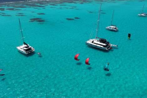 Review img # 27 of the yacht ASCENSION