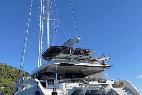 Review img # 18 of the yacht Ascension