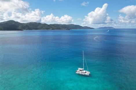 Review img # 42 of the yacht AURA