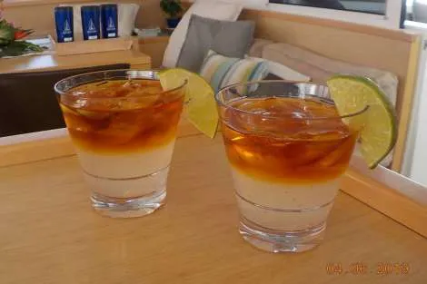 Review img # 16 of the yacht AZULIA II