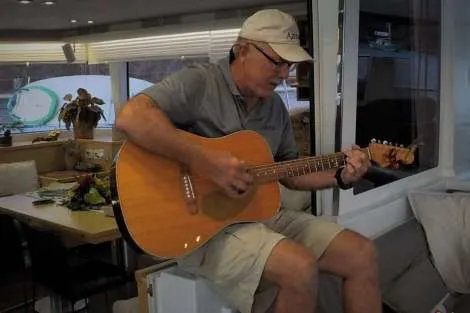 Review img # 24 of the yacht AZULIA II