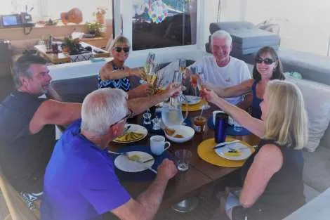 Review img # 40 of the yacht AZULIA II