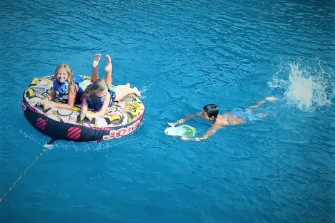 Review img # 60 of the yacht AZULIA II