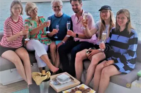 Review img # 7 of the yacht AZULIA II