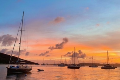 Review img # 43 of the yacht AZURIA