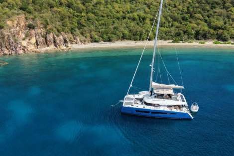 Review img # 1 of the yacht BACCHUS