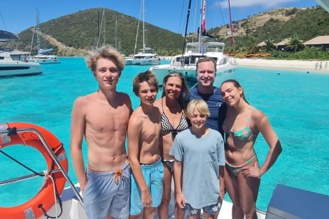 Review img # 61 of the yacht C SISTERS