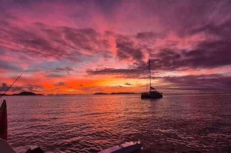 Review img # 38 of the yacht C SISTERS