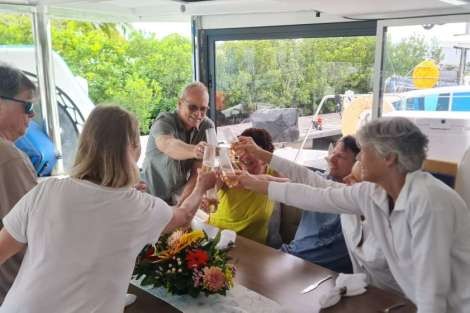 Review img # 33 of the yacht C SISTERS