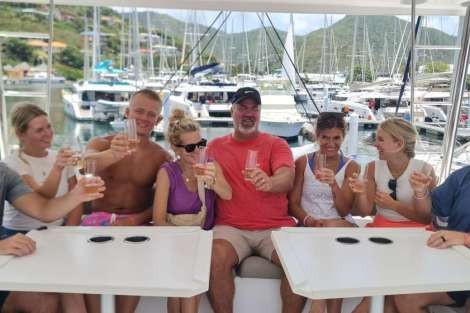 Review img # 3 of the yacht C SISTERS