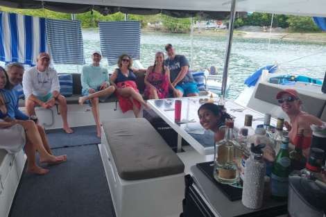 Review img # 14 of the yacht DEVINE SAILING