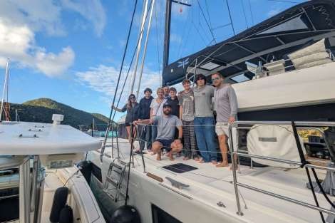 Review img # 13 of the yacht DRAGONFLY