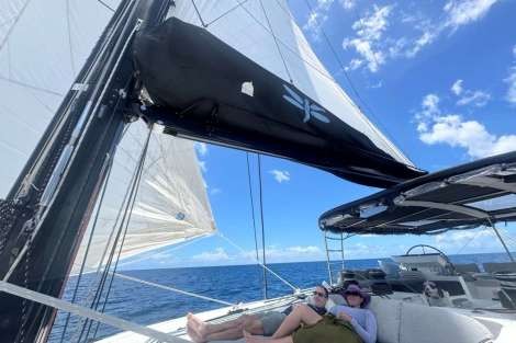 Review img # 3 of the yacht DRAGONFLY