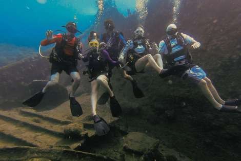 Review img # 64 of the yacht EARNOUT