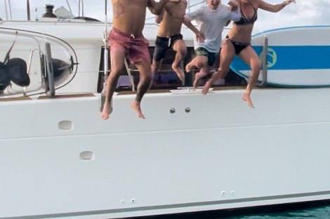 Review img # 68 of the yacht EARNOUT