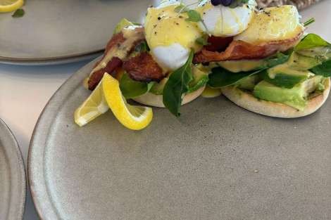 Review img # 24 of the yacht EARNOUT