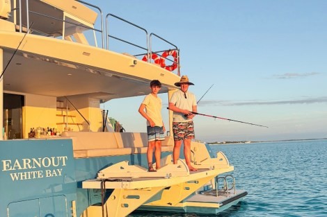 Review img # 12 of the yacht EARNOUT