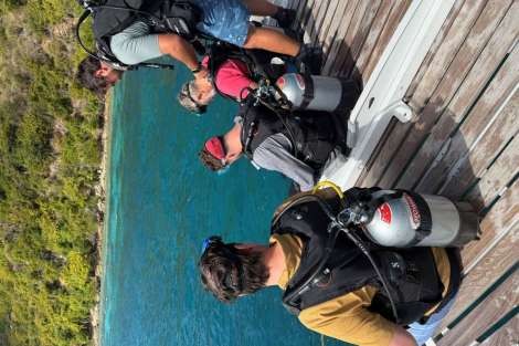 Review img # 4 of the yacht EARNOUT