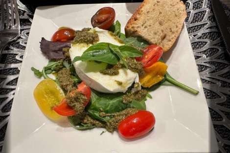 Review img # 2 of the yacht ESCAPADE