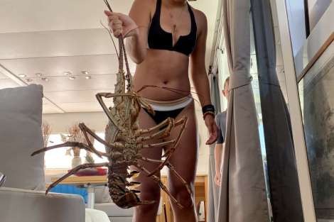 Review img # 27 of the yacht FOXY LADY