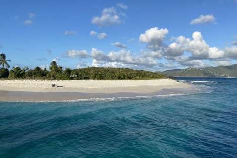 Review img # 17 of the yacht FOXY LADY