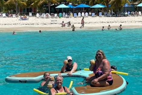 Review img # 6 of the yacht FOXY LADY