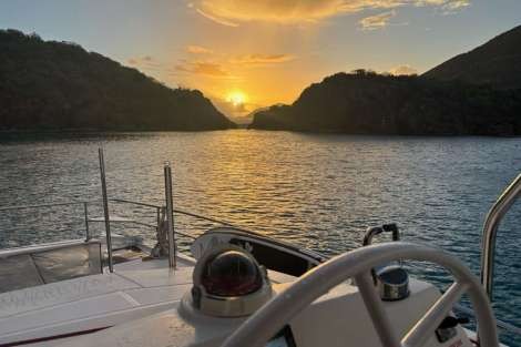 Review img # 3 of the yacht GALAXSEA