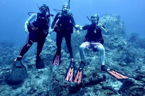 Review img # 22 of the yacht GAMBIT