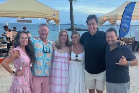 Review img # 23 of the yacht INDULGENCE