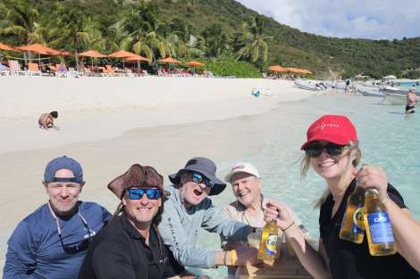 Review img # 17 of the yacht INDULGENCE