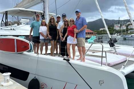 Review img # 11 of the yacht INDULGENCE