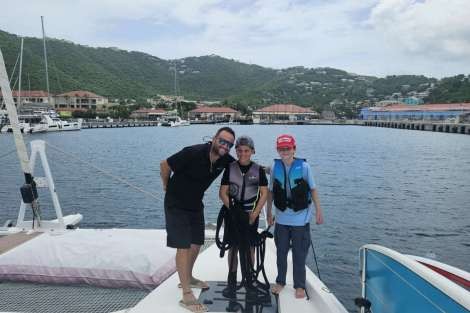 Review img # 1 of the yacht INDULGENCE