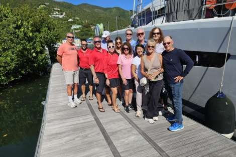 Review img # 2 of the yacht INDULGENCE