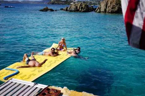 Review img # 6 of the yacht ISLAND HOPPIN’