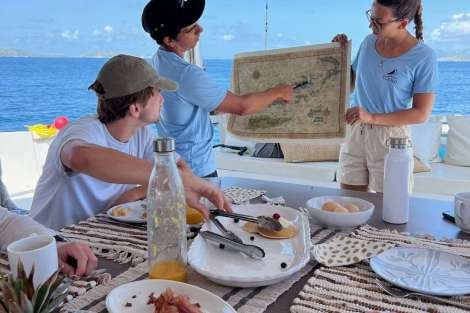 Review img # 5 of the yacht ISLAND KISSES