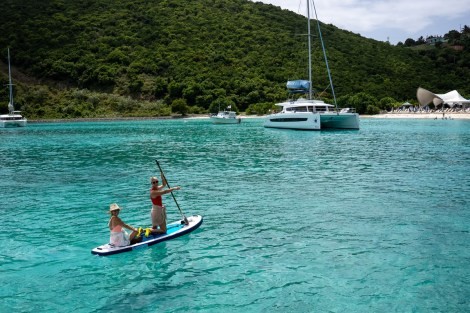 Review img # 1 of the yacht ISLAND KISSES