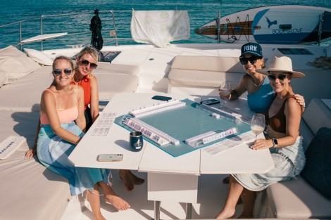 Review img # 3 of the yacht ISLAND KISSES