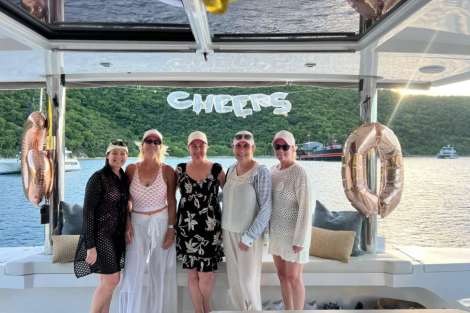 Review img # 2 of the yacht ISLAND KISSES