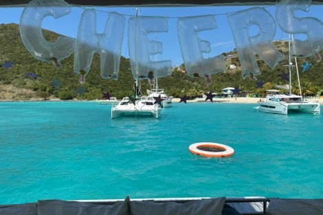 Review img # 3 of the yacht ISLAND KISSES