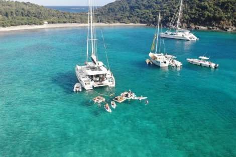 Review img # 76 of the yacht KARMA