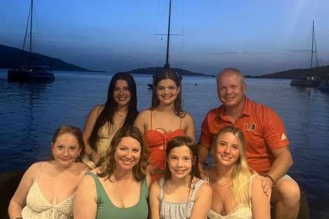 Review img # 8 of the yacht KARMA